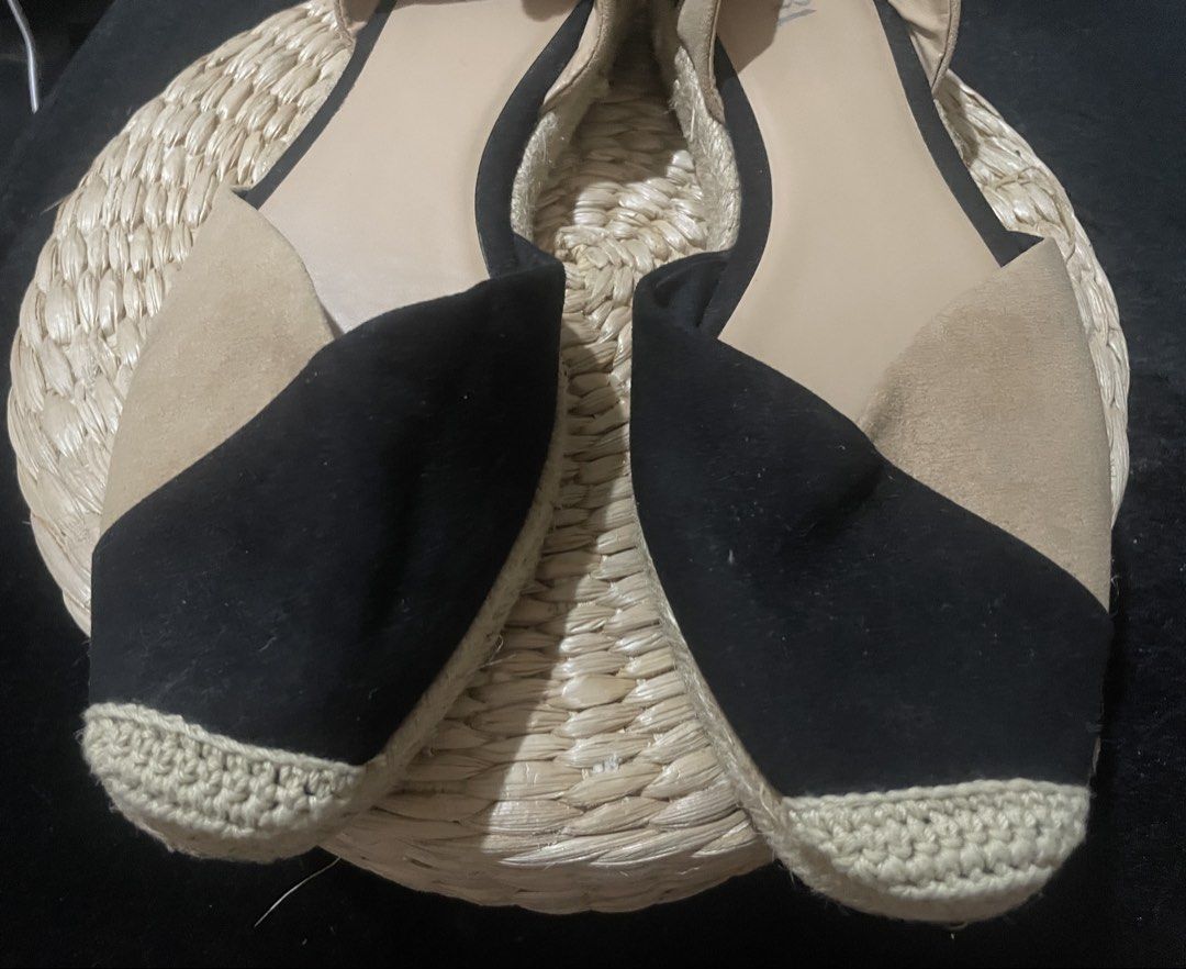 BN Zara Espadrilles (Category: Wedges) located in Batangas. Submitted by norskieshoppe (Listing ID 1461419475, Image 2). Description: Sz 10 or 27 cm so nice when worn for casual , everyday and summer look no flaws.