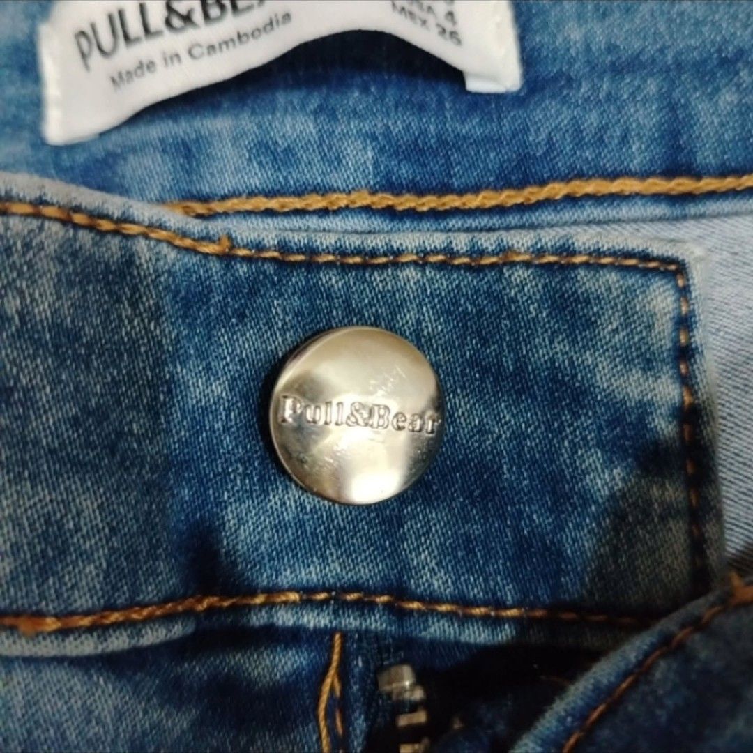 BNWT Pull&Bear High-Waist Medium Wash Skinny Jeans (Category: Jeans) located in Cavite. Submitted by lune.and.lore (Listing ID 1461336914, Image 3). Description: 𓏲𝄢 ┆ BNWT Pull&Bear High-Waist Medium Wash Skinny Jeans ♡ item code : NIN - 150 🀢 condition : brand new with tag, no flaws, need wash 𖤝 size : W 25 - 26 inches L 27.5 inches 𖤝 original price : ₱1,795 – ₱2,295 𖤝 price : sol ₱250 (au) 𓋜 MOD : J&T 𓋜 MOP : GCash ⚚ check highlights fo