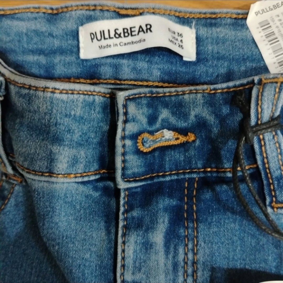 BNWT Pull&Bear High-Waist Medium Wash Skinny Jeans (Category: Jeans) located in Cavite. Submitted by lune.and.lore (Listing ID 1461336914, Image 2). Description: 𓏲𝄢 ┆ BNWT Pull&Bear High-Waist Medium Wash Skinny Jeans ♡ item code : NIN - 150 🀢 condition : brand new with tag, no flaws, need wash 𖤝 size : W 25 - 26 inches L 27.5 inches 𖤝 original price : ₱1,795 – ₱2,295 𖤝 price : sol ₱250 (au) 𓋜 MOD : J&T 𓋜 MOP : GCash ⚚ check highlights fo