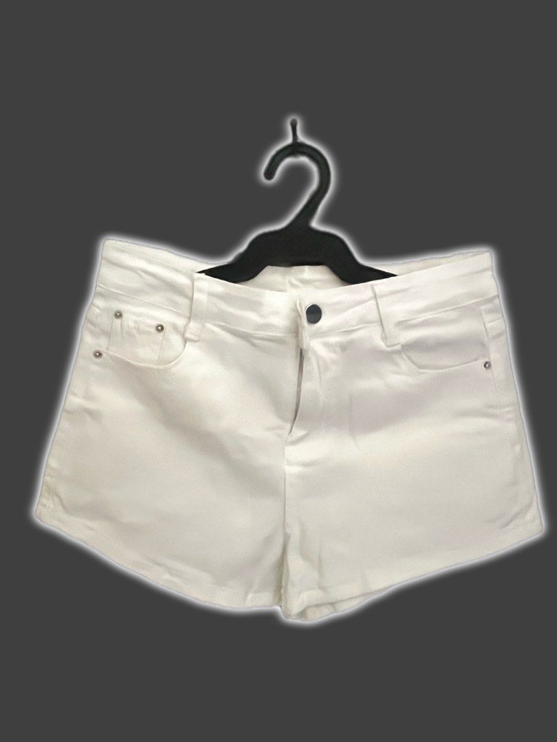 body fitted short (Category: Shorts) located in Sindangan. Submitted by honey.collection (Listing ID 1461388075, Image 1). Description: very white stretchy body fitted.