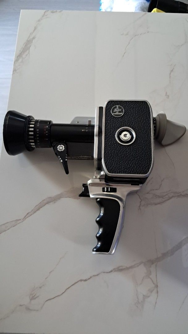 Bolex H16 Reflex 16mm video Camera (Category: Cameras) located in Santa Rosa. Submitted by majanice (Listing ID 1461367575, Image 2). Description: - Vintage Bolex H16 Reflex 16mm film camera - Made in Switzerland - Features a handle and viewfinder - Comes with Kern-Paillard Yvar 1:2.8/16 lens - Ideal for collectors and filmmakers.
