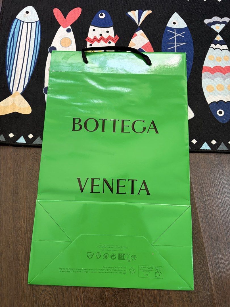 Bottega Venetta paperbag (Category: Luxury Bags & Wallets) located in Manila. Submitted by urbanwear (Listing ID 1461334138, Image 1). Description: .