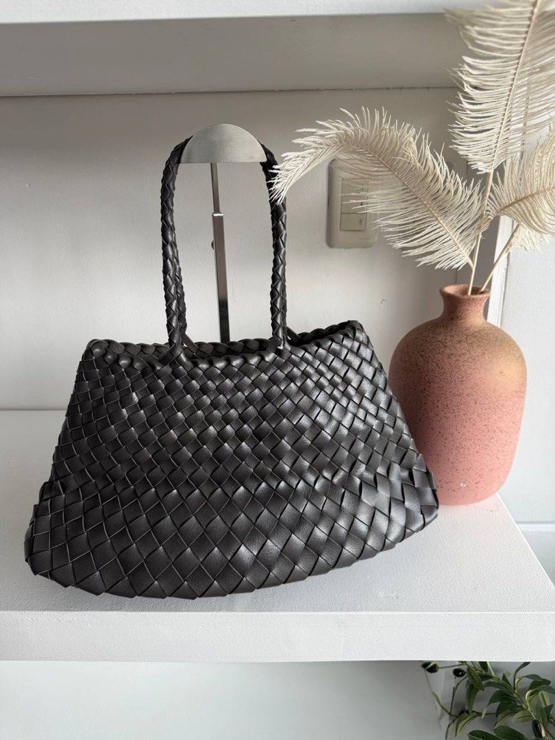 Bottegs Woven Bag Double Strap (Category: Shoulder Bags) located in Binan City. Submitted by pinkykeenshop (Listing ID 1461410751, Image 1). Description: .