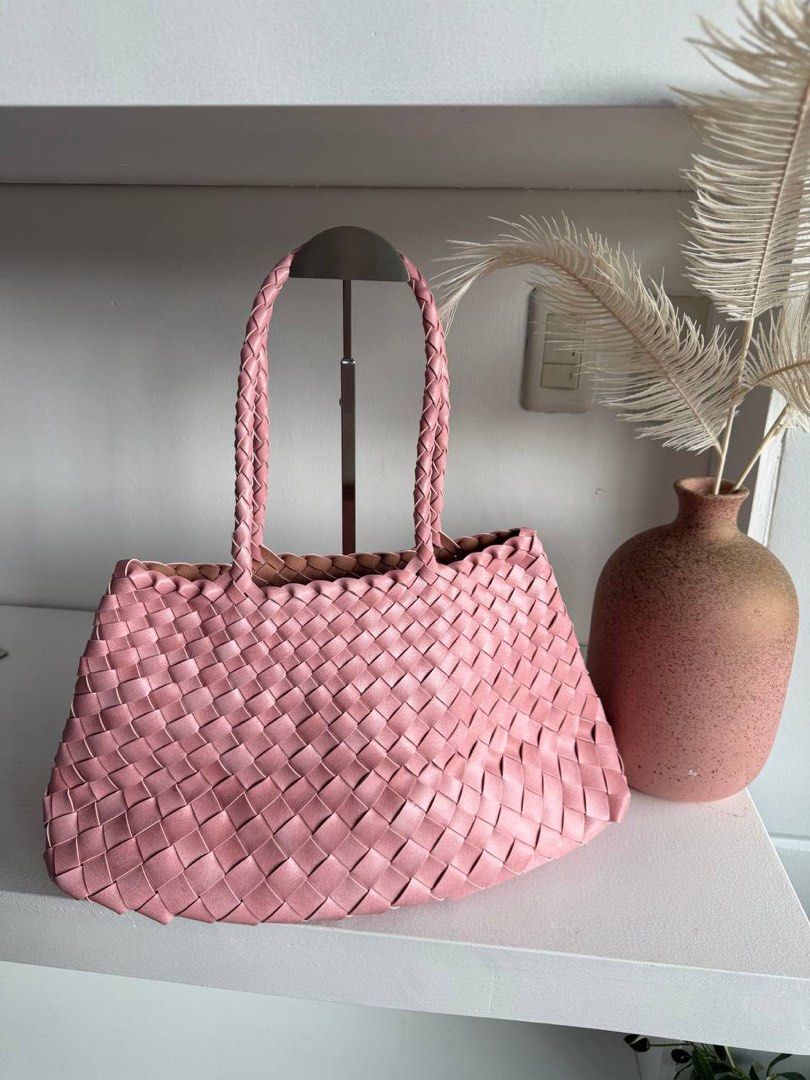 Bottegs Woven Bag Double Strap (Category: Shoulder Bags) located in Binan City. Submitted by pinkykeenshop (Listing ID 1461411125, Image 1). Description: .