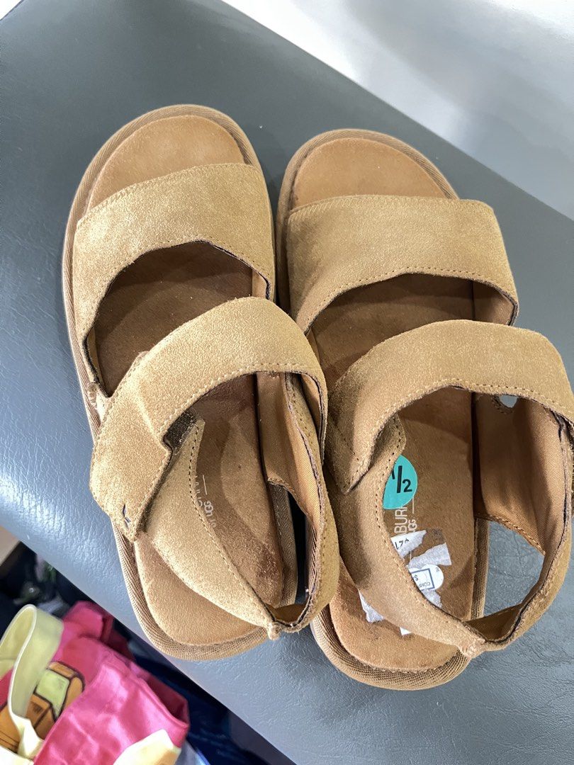 Bought in us (Category: Sandals) located in Tagum. Submitted by mats0830 (Listing ID 1461330195, Image 1). Description: New bought in usa.