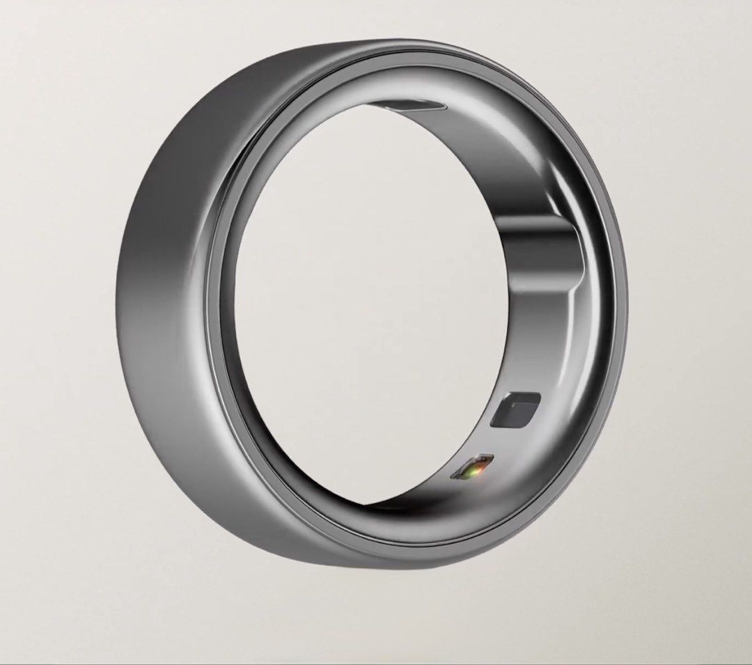 [BRAND NEW, AUTHENTIC] Oura Ring 4, Silver, Size 5 (Category: Wearables & Smart Watches) located in Makati City. Submitted by isabella.u (Listing ID 1461484404, Image 2). Description: Oura Ring 4: Silver, Size 5 - BRAND NEW, UNOPENED, UNUSED, AUTHENTIC - straight from the USA - rfs: sent as a replacement for previous ring from Oura, but I want to upgrade .
