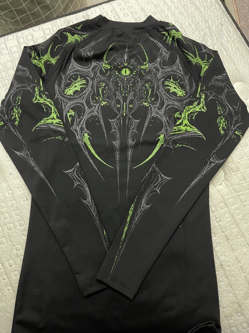 Breathedivinity Voidtech Parasite Compression (Category: Activewear) located in Kuala Kerai. Submitted by hvlmvv (Listing ID 1461425842, Image 2). Description: BreatheDivinity Voidtech Parasite Compression 🟢 Neon Green / Long Sleeve / Size M Looking to let this one go. DM if interested. No lowball, fair deal, fair price or just keep scrolling .