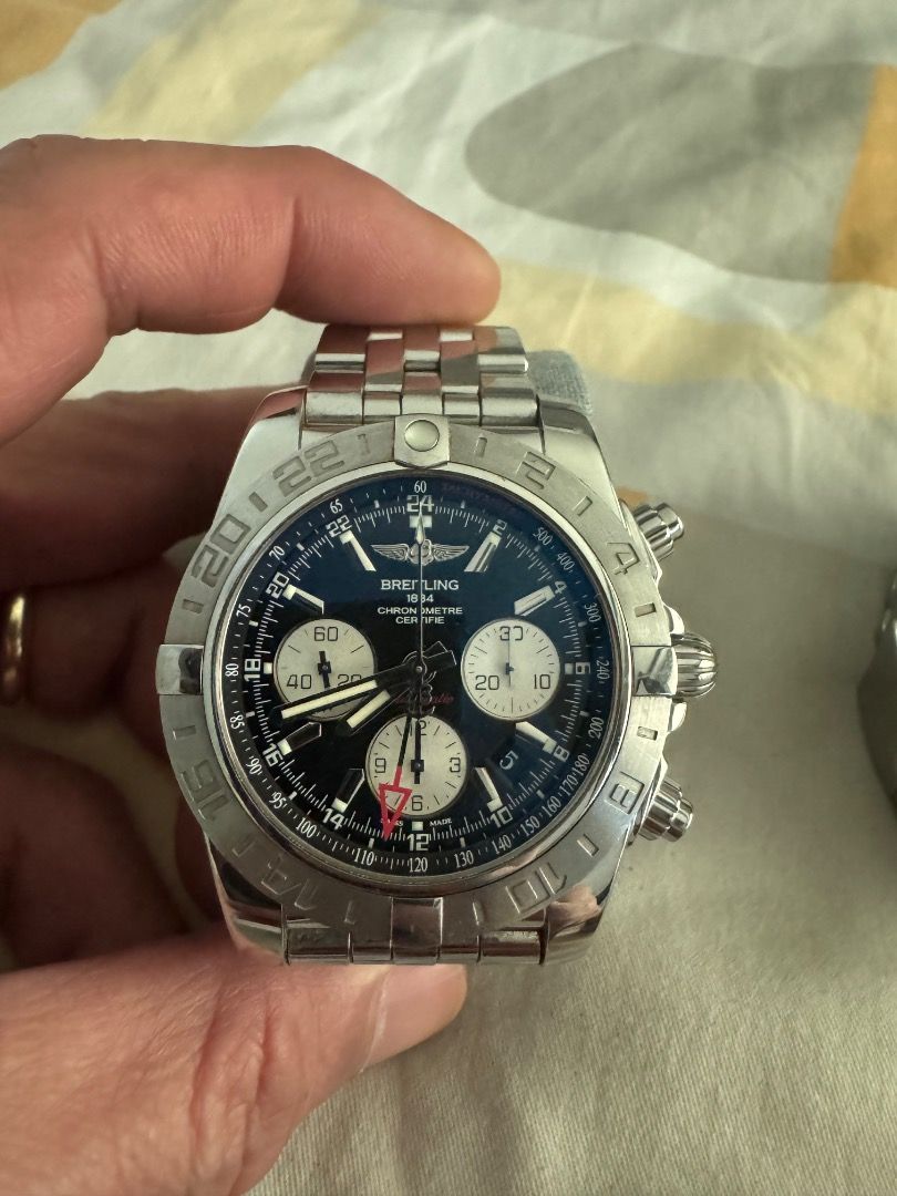 Breitling Chronometre 44mm (Category: Luxury Watches) located in Caloocan City. Submitted by dave235 (Listing ID 1461463445, Image 1). Description: - Breitling Chronometre 44mm Chrono-matic watch - Stainless steel band and case - Rotating bezel with tachymeter scale - Functional chronograph - First Owner - With box/warranty/receipt/manual - Willing to meet up in Manila/Bulacan - Cash or Bank Transfer.