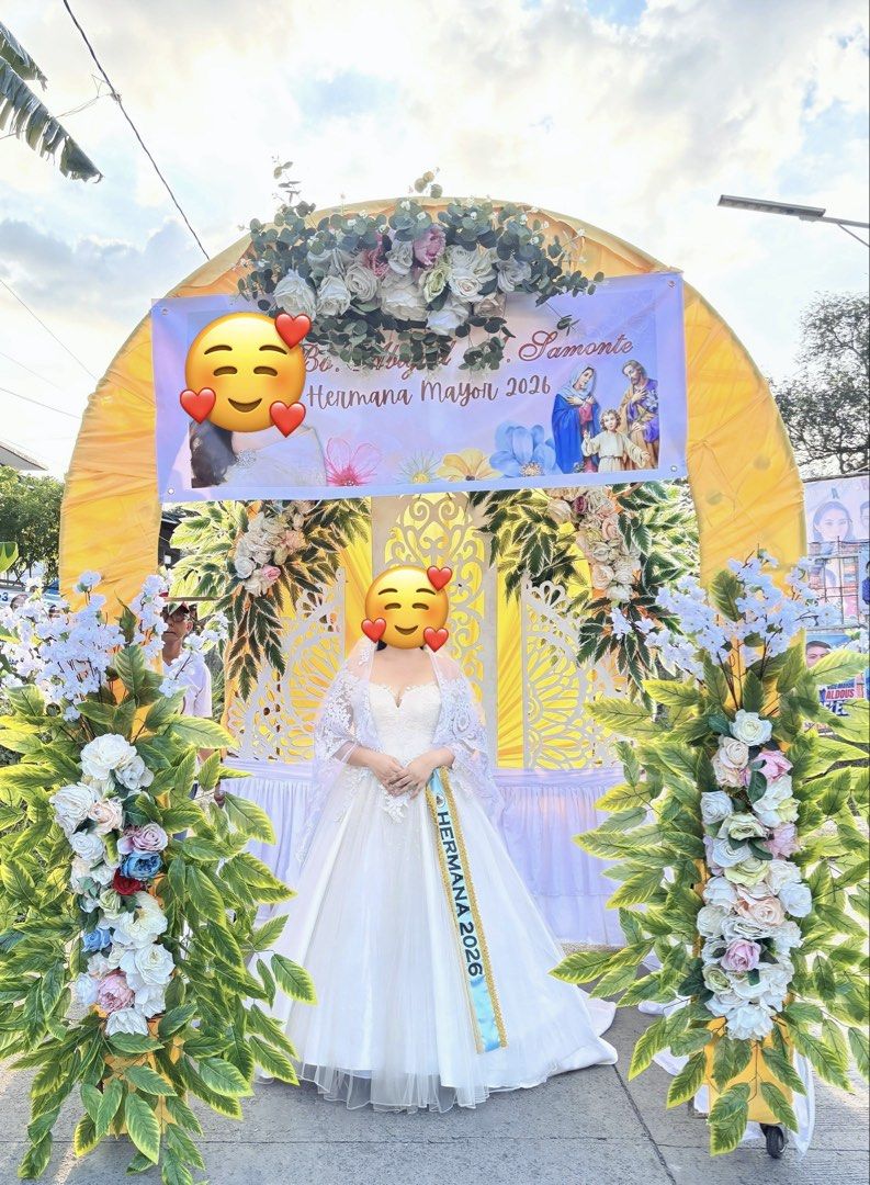 Bridal White Gown (Category: Evening dresses & gowns) located in Manila. Submitted by abigailsamonte19 (Listing ID 1461382688, Image 1). Description: Selling my white bridal gown, worn once for Flores de Mayo. 🤍 ✨ Elegant lace design ✨ With petticoat ✨ Long sleeves with beautiful lace details ✨ Includes veil and other accesories for wedding. ✨ Good condition ✨ Perfect for wedding, Flores de Mayo, Santacruzan, prenup, or photoshoot 💰 Price: Nego