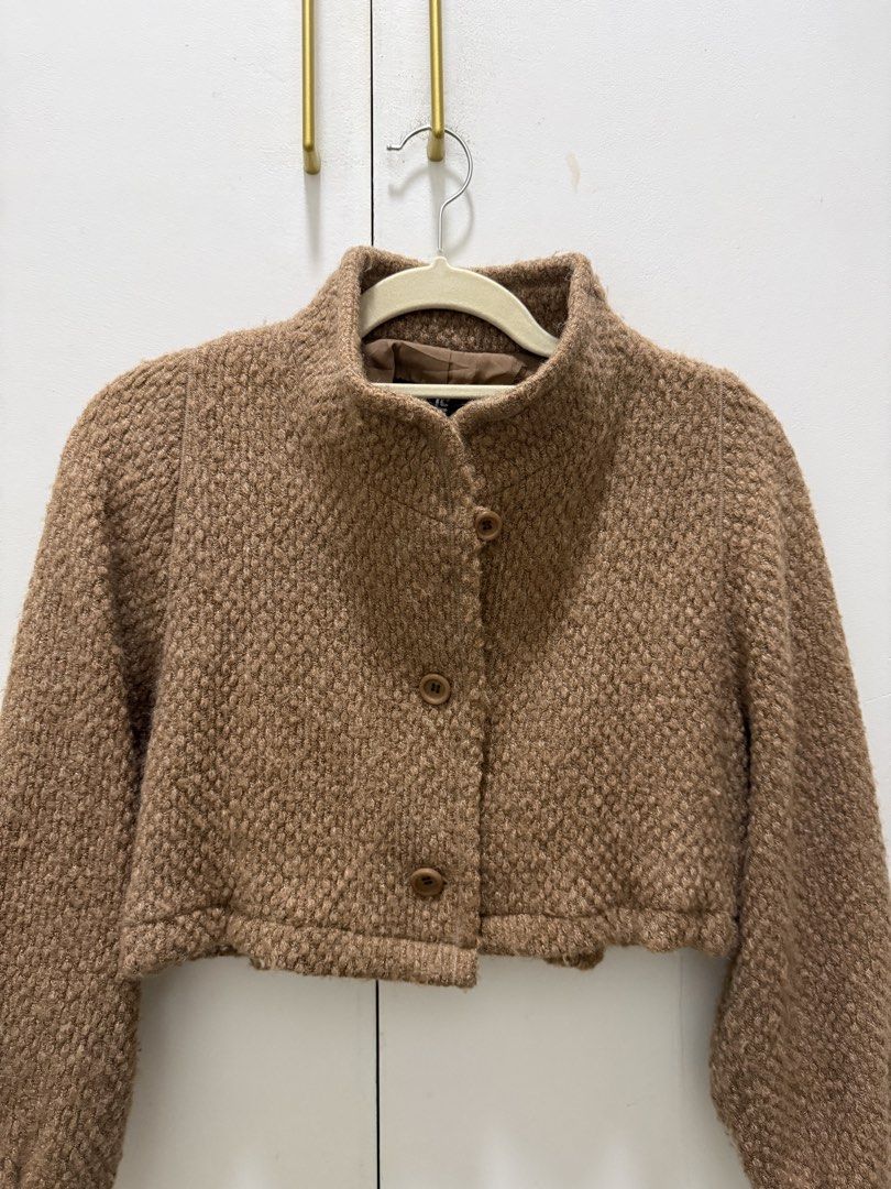 Brown Textured Cropped Jacket (Category: Coats, Jackets and Outerwear) located in Noveleta. Submitted by andreapallera (Listing ID 1461481692, Image 2). Description: - Cute brown cropped jacket - Warm and cozy feel - Ideal for layering - Full length sleeves.