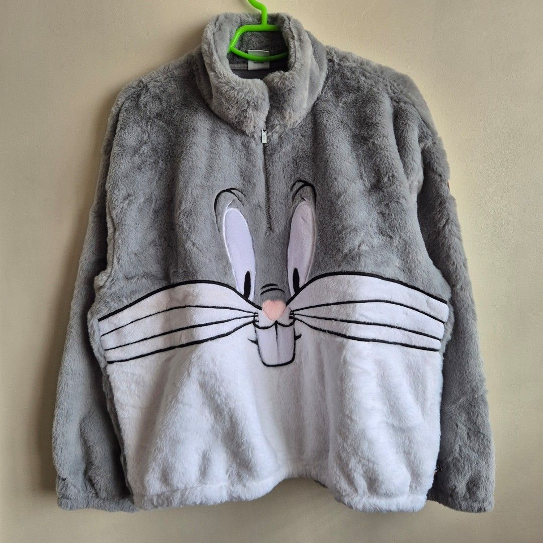 Bugs Bunny Super Fluffy Winter pullover (Category: Coats, Jackets and Outerwear) located in Makati City. Submitted by nkris07 (Listing ID 1461428545, Image 1). Description: Looney Tunes BUGS BUNNY XL (26x25) boxy type super soft & fluffy🩶 .