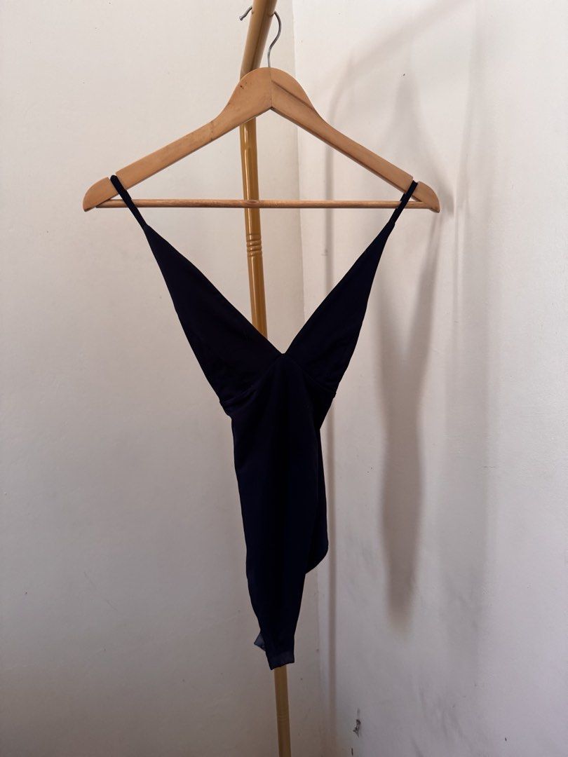 Bundle Bodysuits ✨ (Category: Others Tops) located in Mexico. Submitted by studioleraph (Listing ID 1461339888, Image 3). Description: ✨ BUNDLE FOR SALE 5 Pieces for 599 🛍️ Perfect for your personal wardrobe or reseller business 🫶 🏷️ Mixed Brands and Sizes 👗 The actual item being sold is the original garment shown in the product photos. Small differences in fit, drape, color, texture, or details may occur. 💌 Condition: • Preloved; Please was
