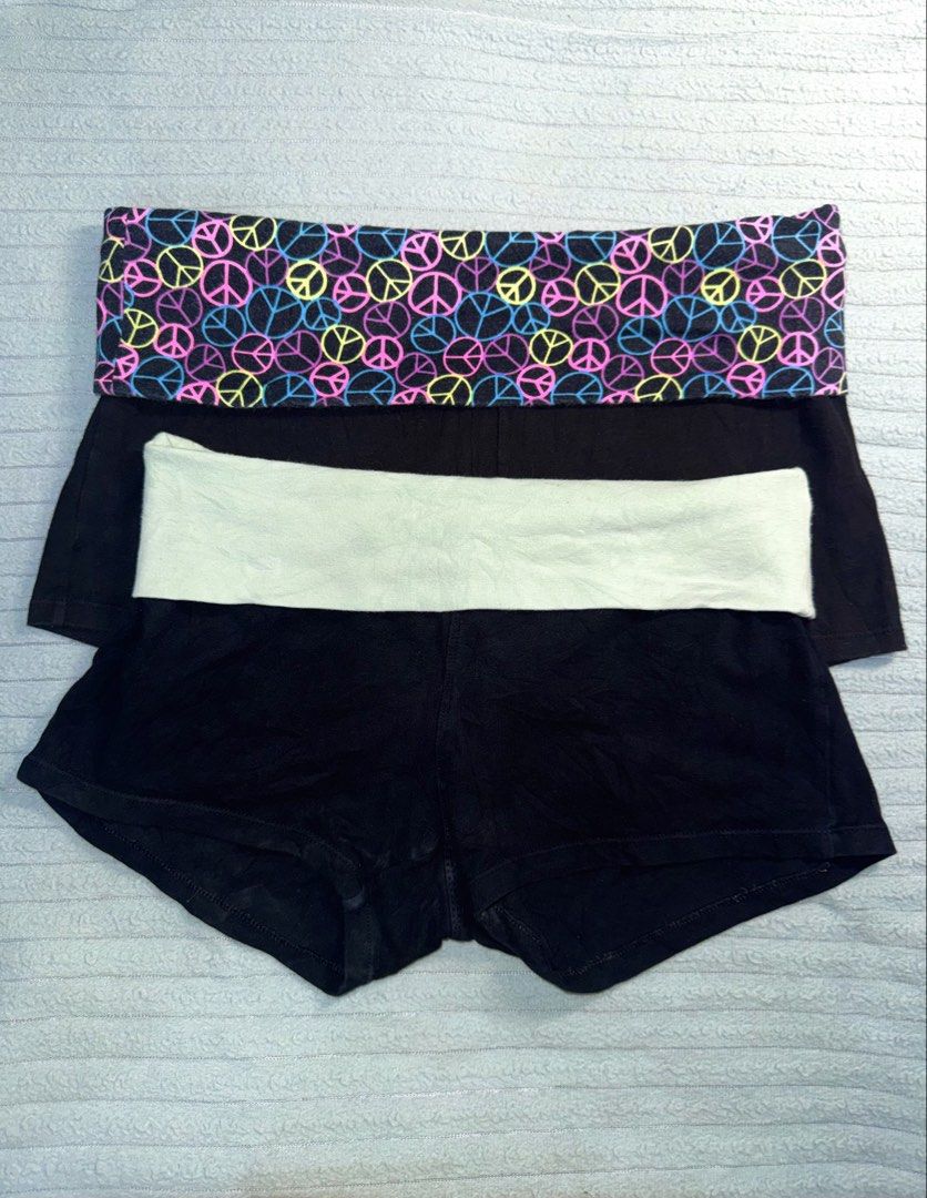 bundle foldover shorts (Category: Shorts) located in Sorsogon. Submitted by julijulia_05 (Listing ID 1461483716, Image 1). Description: brand: no boundaries & popular basics size small 420 lock price for both.