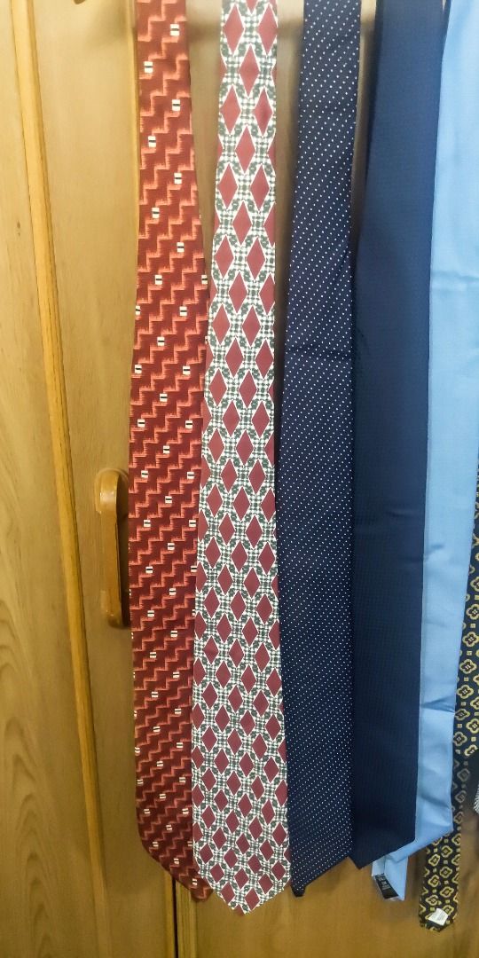 Bundle of 8 Men's Neckties (Take All) (Category: Ties) located in Manila. Submitted by hommie888 (Listing ID 1461553265, Image 3). Description: RFS: Decluttering. Location: Capitol Park Homes 2, North Caloocan. Nearest known landmarks are SM Fairview and Fairview Terraces. Payment first through GCash. Shipping through Lalamove. Shipping fee courtesy of the buyer. You may also pick-up the items from our place. Message us for inquiries. Thank you a