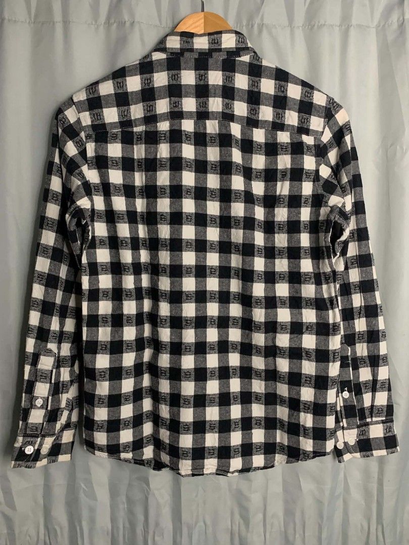 BURBERRY (Category: Longsleeves) located in Cabuyao City. Submitted by thriftfinds_7717 (Listing ID 1461456282, Image 3). Description: ⚠️ Please manage your expectations ⚠️ Color may vary due to lighting ⚠️ Legitimacy not guaranteed (thrifted item) 💳 Mode of Payment: GCash / GoTyme Bank 🚚 Courier: J&T Only 📍 Location: Cabuyao, Laguna 📩 Message me or request a video call for inquiries.