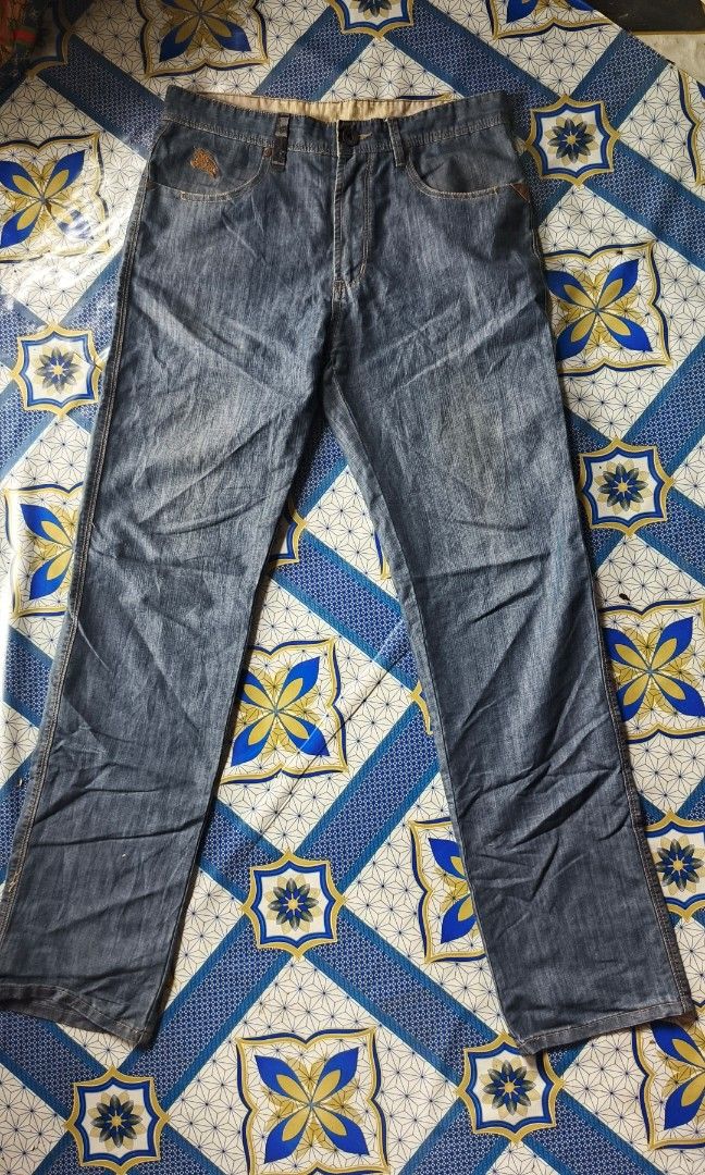 Burberry pants (Category: Jeans) located in Manila. Submitted by mackussil (Listing ID 1461487078, Image 2). Description: Burberry pants size 33 lenth 43 hem 8 complete tags no issue.