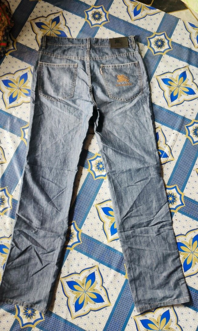 Burberry pants (Category: Jeans) located in Manila. Submitted by mackussil (Listing ID 1461487078, Image 1). Description: Burberry pants size 33 lenth 43 hem 8 complete tags no issue.