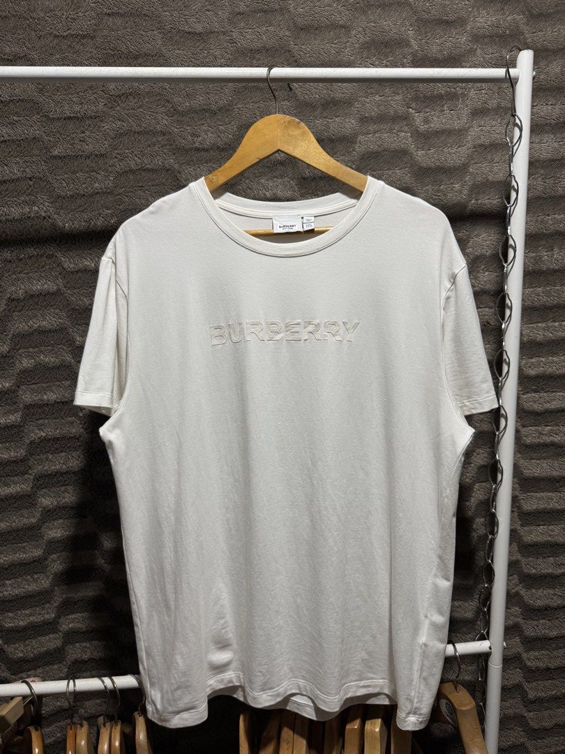 Burberry shirt (Category: Tshirts & Polo Shirts ) located in Bulacan. Submitted by OG_Domsthrift (Listing ID 1461393426, Image 1). Description: Xxxl on tag Best fit xl-xxl 23x29 No issue Color rate:9.5/10 .