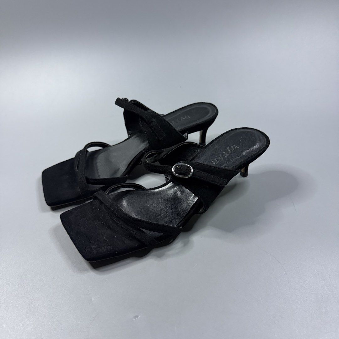 By Far - Square Toe Black Suede Flats (Category: Flats & Sandals) located in Paranaque City. Submitted by millennial_goodz (Listing ID 1461471818, Image 3). Description: WTS By Far - Square Toe Black Suede Flats Size 37 Excellent condition Authentic P2,499 only DM.