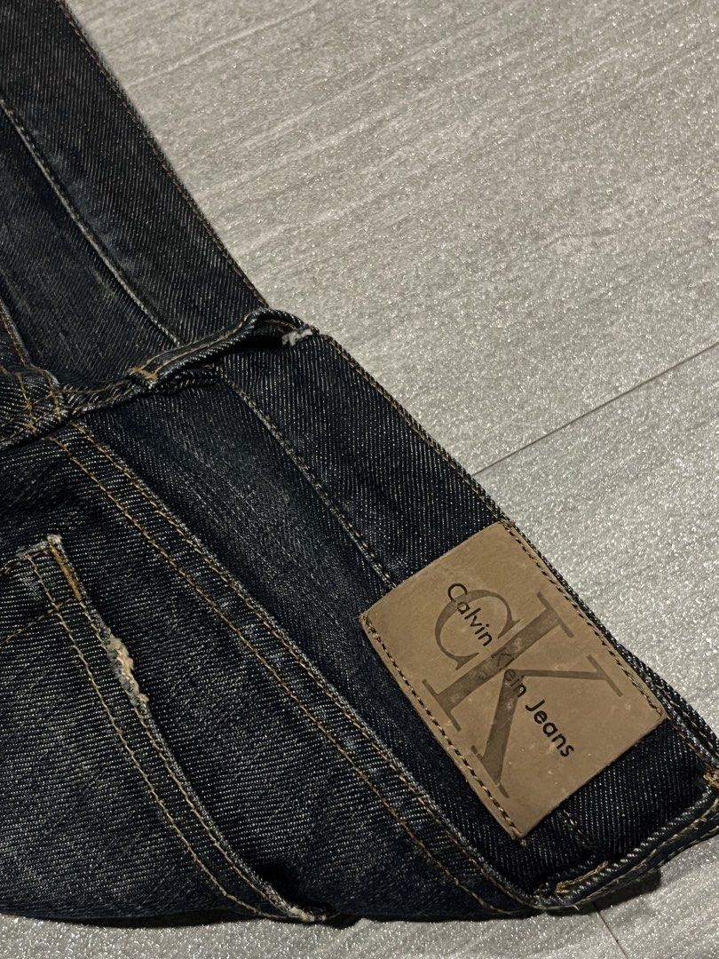 Calvin Klein Fade Dark Mud Jeans (Category: Jeans) located in Andop. Submitted by poesis (Listing ID 1461476200, Image 3). Description: .