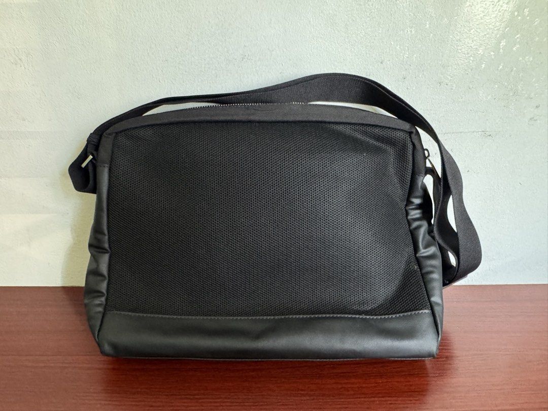 Calvin Klein (Messenger/Utility Bag) (Category: Sling Bags) located in General Mariano Alvarez. Submitted by lwrncmtthw (Listing ID 1461340816, Image 2). Description: This item is already discontinued upon research. Price: Php 2,500 Location: Cubao, Quezon City RFS: Bought in US last year and only used twice. Approx Dimensions: Height 24.5cm x Width 31cm x Depth 6.5cm Thanks! ☺️.