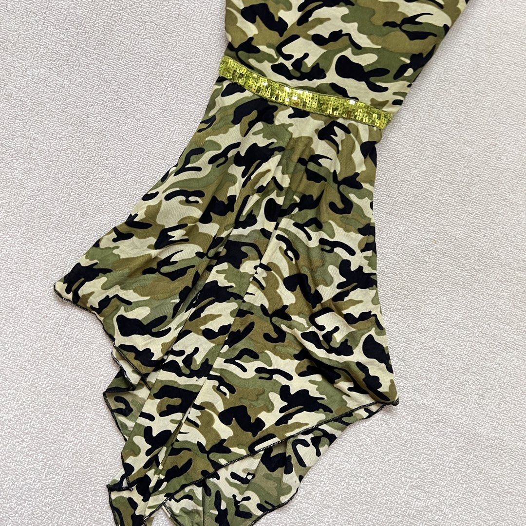 camouflage asymmetrical sequin cami top (Category: Sleeveless) located in Limay. Submitted by budolfindsrawrawr (Listing ID 1461521642, Image 3). Description: camouflage asymmetrical sequin cami top - fits s/m l31 b32-34 - in excellent condition .
