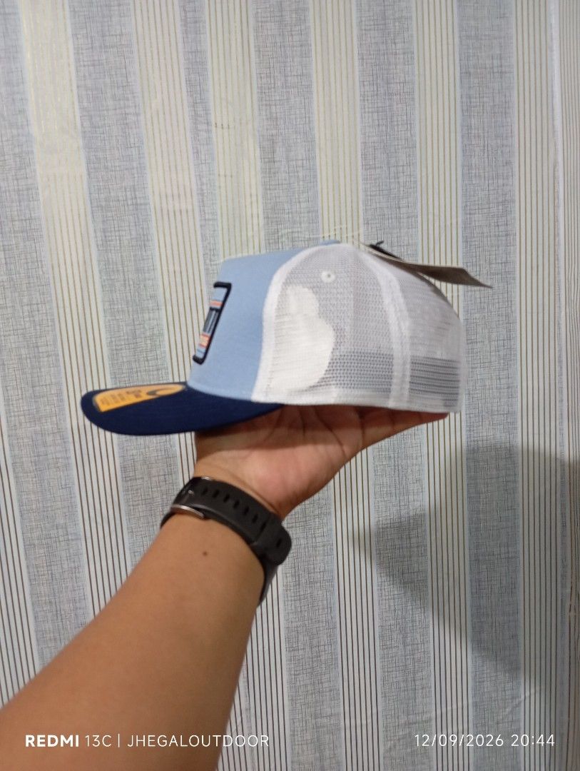 Carharrt (Category: Caps & Hats) located in Davao. Submitted by jhegaloutdoorshop (Listing ID 1461489269, Image 3). Description: Carharrt Tracker Cap.