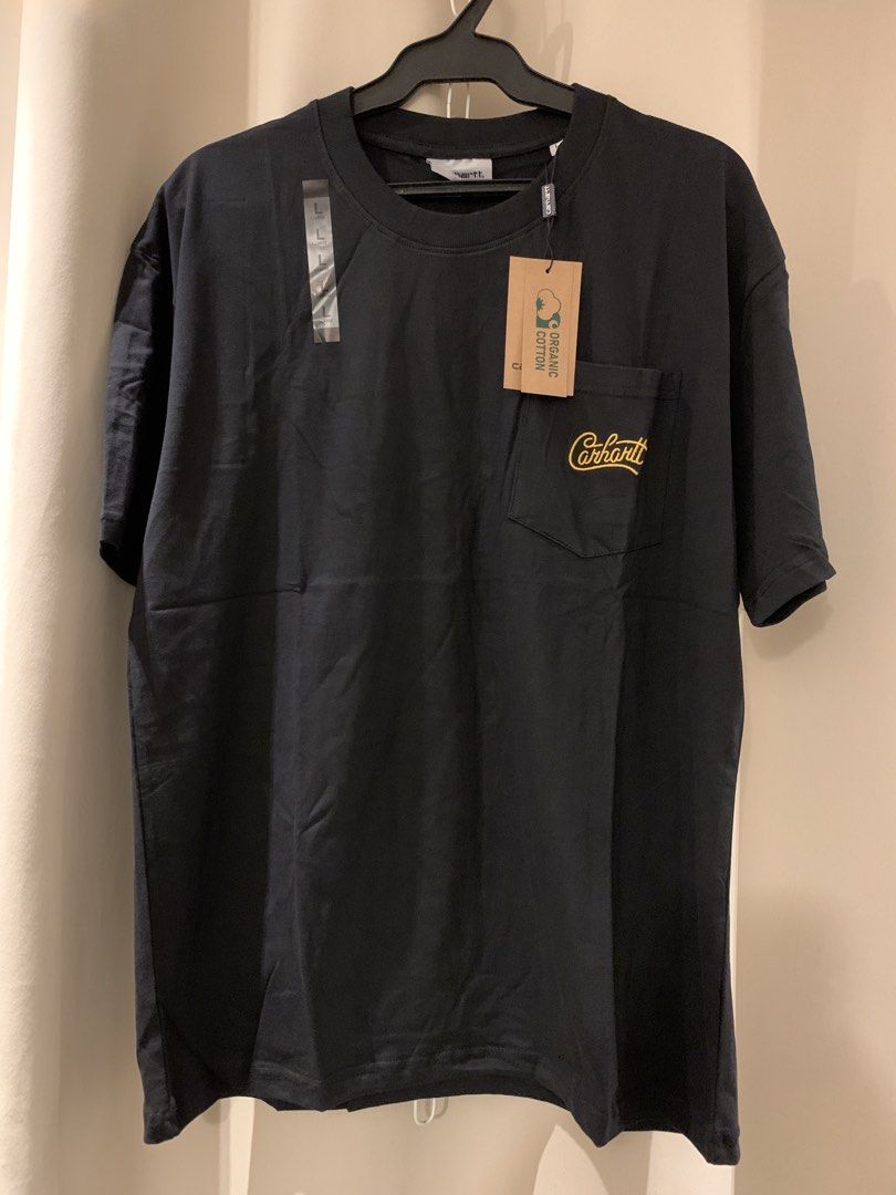 Carhartt Black Pocket T-Shirt Size L (Category: Tshirts & Polo Shirts ) located in Manila. Submitted by vintaurafindsco. (Listing ID 1461446708, Image 1). Description: - Brand: Carhartt - Color: Black - Size: L - Material: Organic Cotton - Condition: Brand new with original tags attached - Style: Classic pocket tee, great for everyday wear.