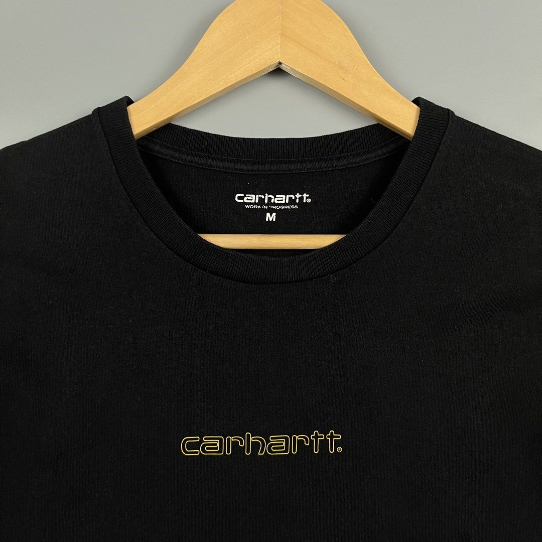Carhartt Script Tee (Category: Activewear) located in Los Banos. Submitted by 4030.archives. (Listing ID 1461486122, Image 2). Description: Carhartt Script Tee 1500 Pesos Medium Length : 29 inches Width : 21.5 inches Excellent Condition .
