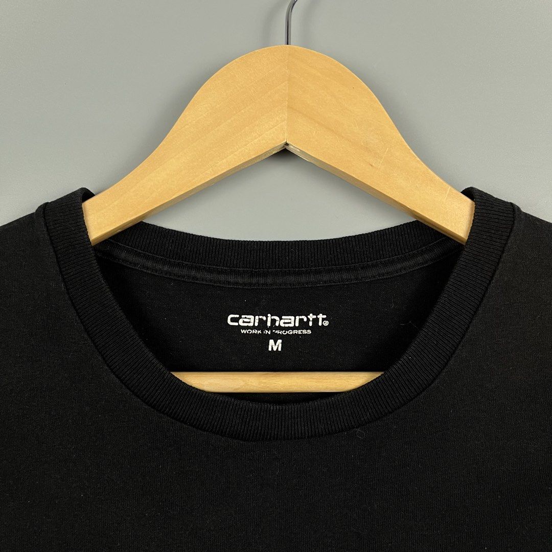 Carhartt Script Tee (Category: Activewear) located in Los Banos. Submitted by 4030.archives. (Listing ID 1461486122, Image 3). Description: Carhartt Script Tee 1500 Pesos Medium Length : 29 inches Width : 21.5 inches Excellent Condition .