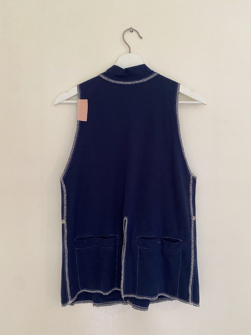 Carl Jan Cruz Vestee (Category: Sleeveless) located in Antipolo. Submitted by dana.db (Listing ID 1461492020, Image 2). Description: - CJC Vestee in Abyss - never worn, not my style - photo 4 and 5 for damage.