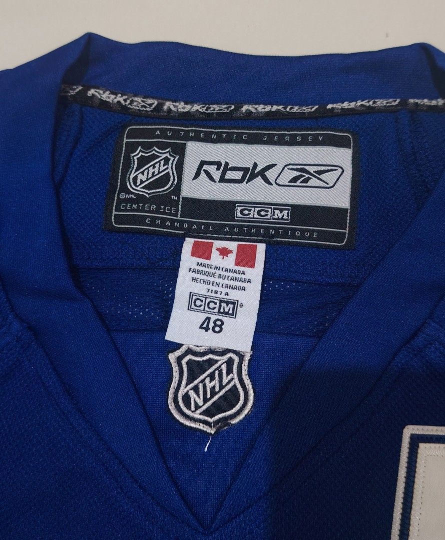Ccm Toronto Mapple Leafs (Category: Coats, Jackets and Outerwear) located in Manila. Submitted by fastdog_377a40 (Listing ID 1461480098, Image 2). Description: Size 48 Dime: 29x21.