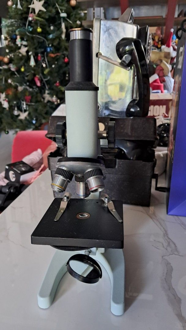 Celestron microsope (Category: Stationery & School Supplies) located in Santa Rosa. Submitted by majanice (Listing ID 1461366164, Image 2). Description: celestron microscope with sample specimen .