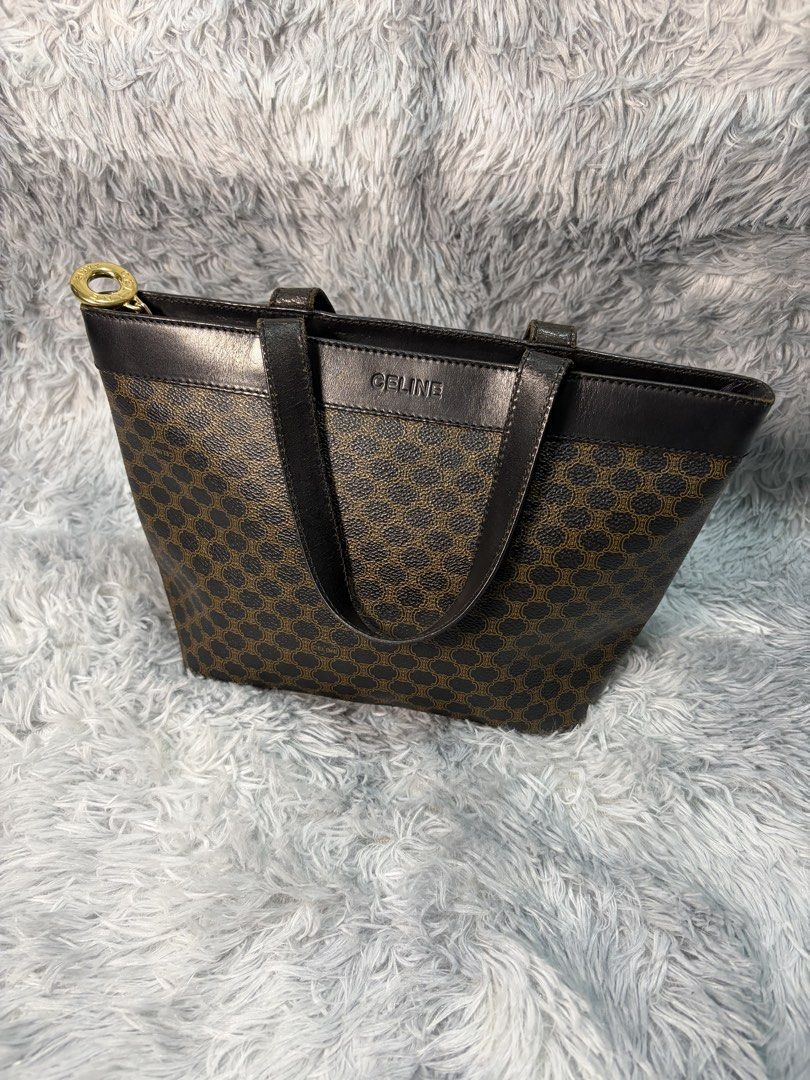 CELINE small Tote (Category: Luxury Bags & Wallets) located in Taguig. Submitted by ljlucero (Listing ID 1461434925, Image 1). Description: .