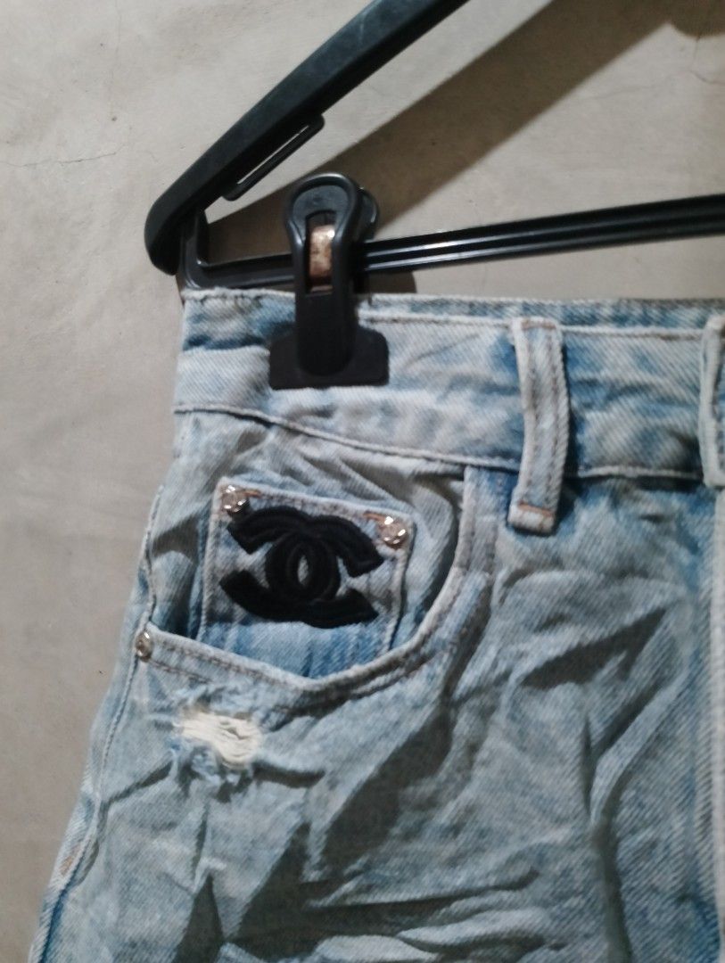 Chanel Denim Short (Category: Shorts) located in Carmen. Submitted by fukqueazz (Listing ID 1461544683, Image 3). Description: Size 26 Excellent Condition No Issues Cut Tag 📍Cebu JnT Express Mop:Gcash.