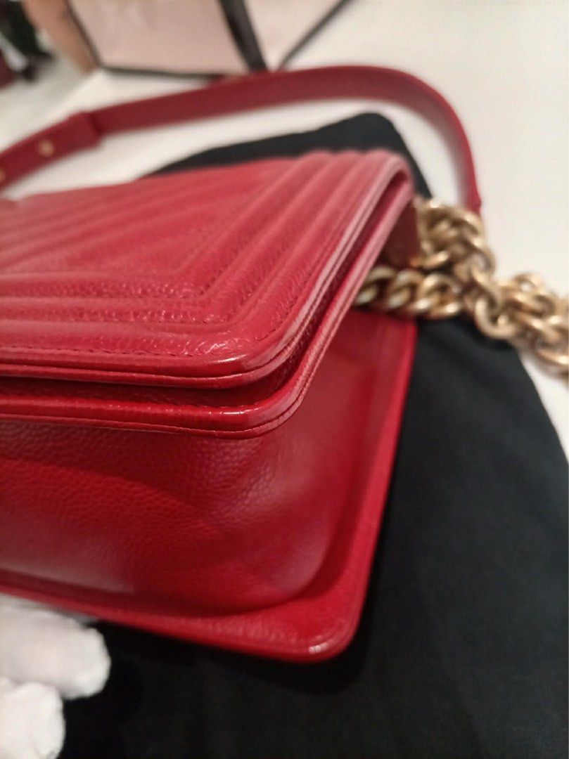 Chanel Old Medium Leboy Chevron Aged Gold Hardware Caviar Leather (Category: Luxury Bags & Wallets) located in Mandaluyong City. Submitted by mamareah.ph (Listing ID 1461504928, Image 3). Description: ✨ FOR SALE ✨ CHANEL Old Medium Le Boy Chevron 🖤 Caviar Leather ✨ Aged Gold Hardware 👜 Like New Condition 📜 Comes with 2 Certificates of Authenticity A timeless Chanel classic with that effortlessly chic Chevron pattern and signature aged gold har