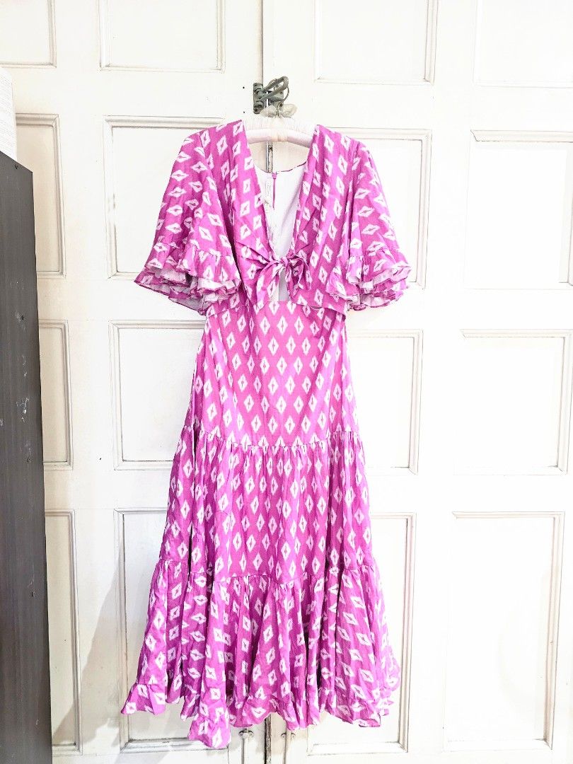 Charina Sarte Dress (Category: Dresses) located in Manila. Submitted by mom_e (Listing ID 1461521722, Image 1). Description: - Brand new: Charina Sarte with tags - Size: Medium (M) FREE delivery .