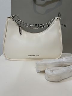 (Category: ) located in . Submitted by preloved.closet2 (Listing ID 1461534874, Image 1). Description: .