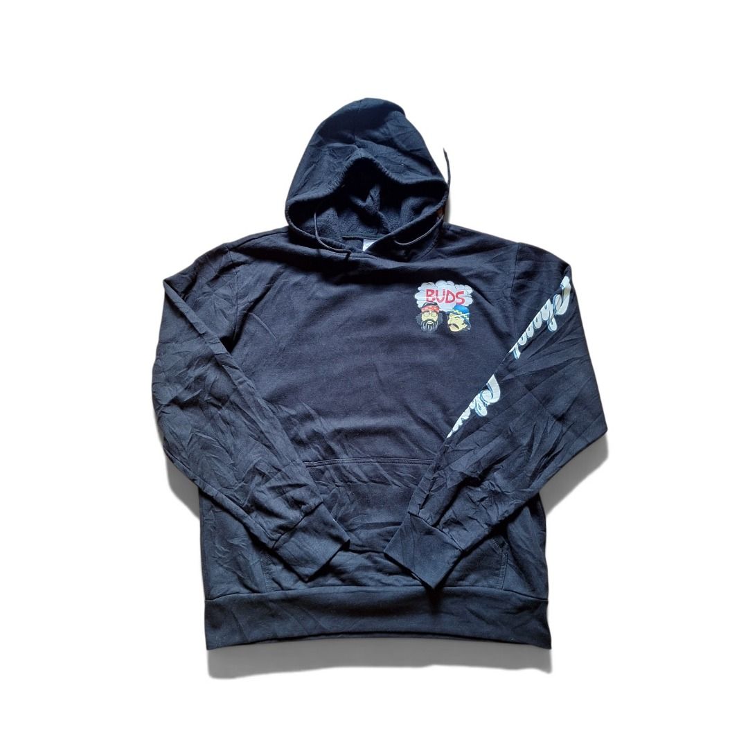 Cheech And Chong Hoody Jacket (Category: Hoodies) located in Calatrava. Submitted by freecyclethreads (Listing ID 1461533677, Image 1). Description: Cheech and Chong Hoody Jacket Color Rate: 9/10 Excellent Issue: May isang tas-tas/butas sa likod. Size: Medium (L-26X W-22.5) Mine: 300 + Shipping Fee 📌 Note: Color may vary due to lighting. Payment first only. No cod/cop..