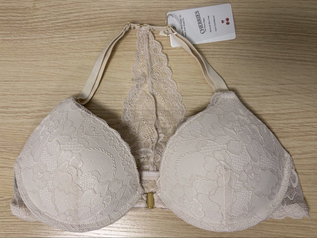 Cherries Weekend Charm Racerback Push-Up Bra （分類：內衣和休閒服）位於 Hong Kong。 由 kuruuuu 提交（商品編號 1461460232，圖片 2）。簡介： 只限順豐到付～。
