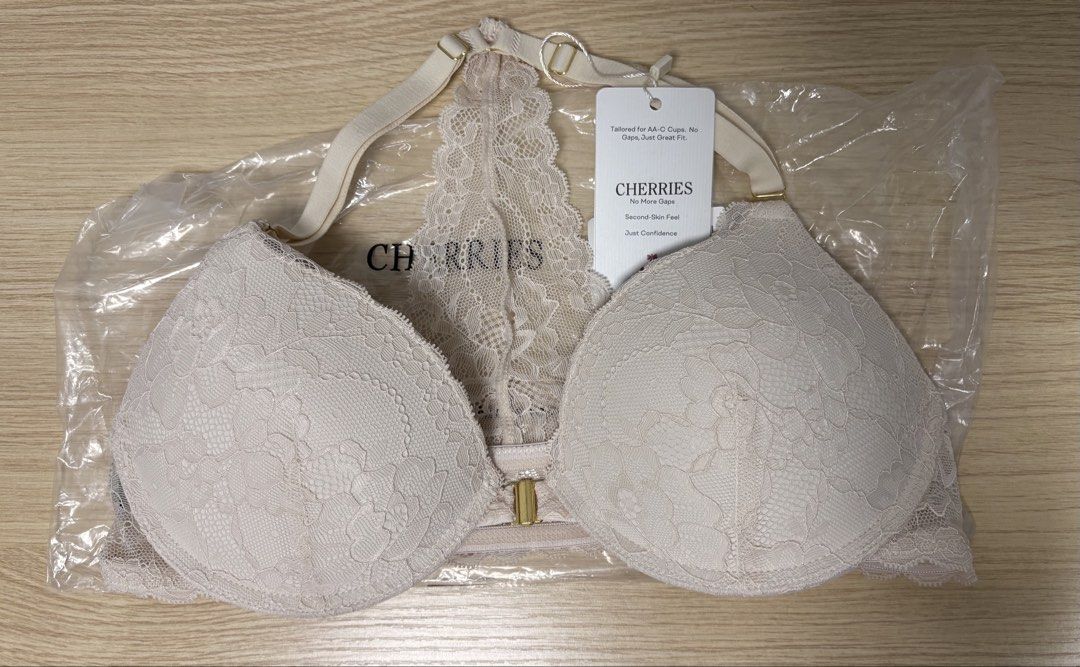 Cherries Weekend Charm Racerback Push-Up Bra （分類：內衣和休閒服）位於 Hong Kong。 由 kuruuuu 提交（商品編號 1461460232，圖片 1）。簡介： 只限順豐到付～。