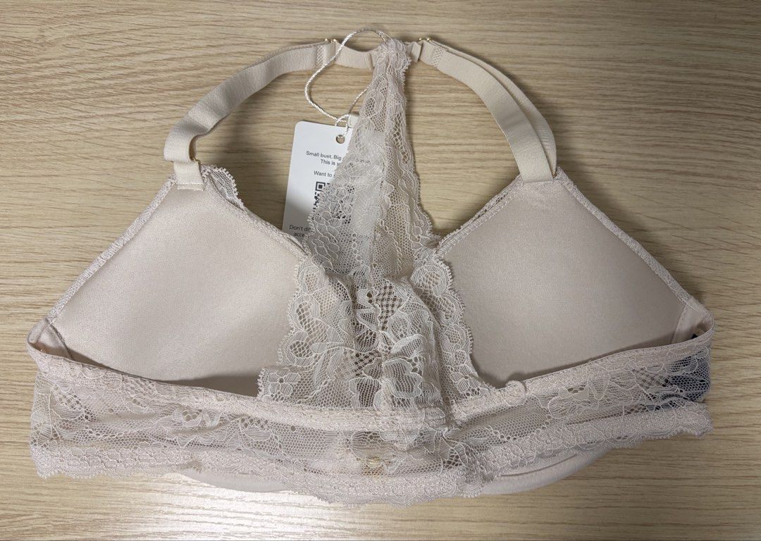 Cherries Weekend Charm Racerback Push-Up Bra （分類：內衣和休閒服）位於 Hong Kong。 由 kuruuuu 提交（商品編號 1461460232，圖片 3）。簡介： 只限順豐到付～。