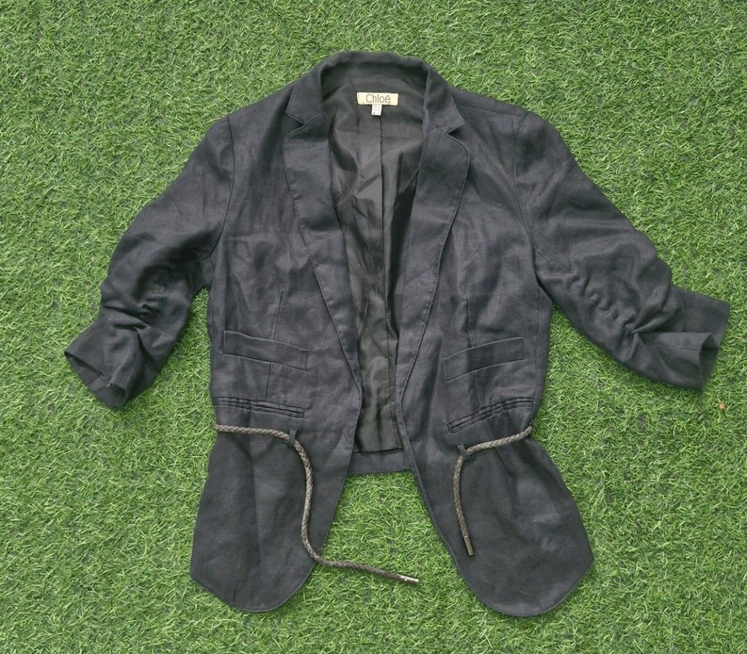 Chloe blazer (Category: Coats, Jackets and Outerwear) located in Pili. Submitted by the_g_thrift (Listing ID 1461397418, Image 1). Description: size euro 40 usa 8 mix 4 fit small to medium dimes: 19 x 26 issue minimal sigm of use and sa belt minimal fading yong belt nya.