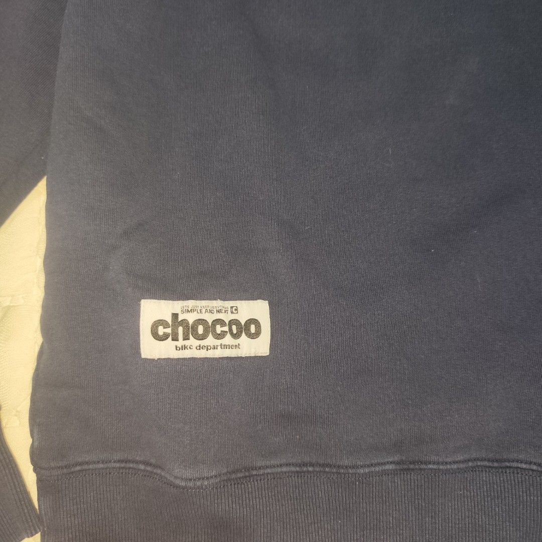 CHOCOOLATE Navy Blue Sweatshirt (Category: Coats, Jackets and Outerwear) located in Bacolod City. Submitted by dearicawho.56 (Listing ID 1461478527, Image 2). Description: - Navy blue sweatshirt from CHOCOOLATE - Ideal for everyday casual wear 🧾Mode of payment: 💙Gcash 💚GoTyme 🖤Maya 📍 Bacolod City. Negros Occidental .