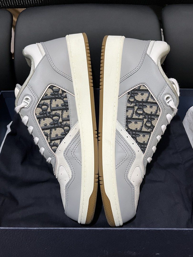 Christian Dior B27 Oblique (Category: Sneakers & Footwear) located in Mandaluyong City. Submitted by pepitomanaloto_777 (Listing ID 1461399179, Image 3). Description: Christian Dior B27 Oblique Worn twice Size: 43.5 (10.5-11us fitting) Inclusion: Dust bag, ribbon, og box & extra grey laces. Price: 27,000 Location Mandaluyong 📍 MOD: Grab/Lalamove/JNT 🚚 MOP: Gcash/Bdo Transfer 💳 No return/Exchange/Refund ❌ No COD/COP Transaction ❌ Need 50% DP fo