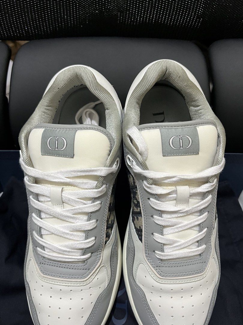Christian Dior B27 Oblique (Category: Sneakers & Footwear) located in Mandaluyong City. Submitted by pepitomanaloto_777 (Listing ID 1461399179, Image 2). Description: Christian Dior B27 Oblique Worn twice Size: 43.5 (10.5-11us fitting) Inclusion: Dust bag, ribbon, og box & extra grey laces. Price: 27,000 Location Mandaluyong 📍 MOD: Grab/Lalamove/JNT 🚚 MOP: Gcash/Bdo Transfer 💳 No return/Exchange/Refund ❌ No COD/COP Transaction ❌ Need 50% DP fo