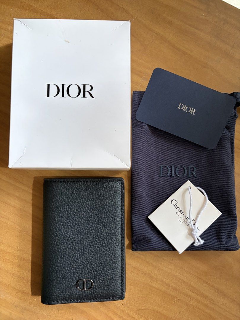 Christian Dior Card Wallet (Category: Luxury Bags & Wallets) located in Baler. Submitted by waikikisurfer (Listing ID 1461382441, Image 1). Description: Brand new Dior Card Wallet Complete inclusion Japan Sourced Guaranteed Original .