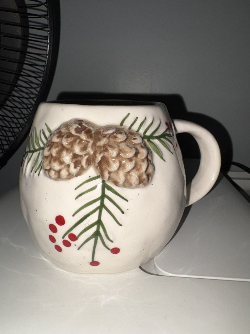 Christmas mug (Category: Coffee & Tea Tableware) located in Caloocan City. Submitted by rabbithole2026 (Listing ID 1461557346, Image 1). Description: .
