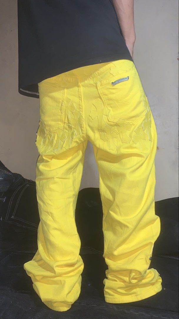 CHROME HEARTS (Category: Jeans) located in Aloran. Submitted by archives_wear (Listing ID 1461375206, Image 1). Description: WAIST 28 THIGH 11.5 LENGTH 40 LEG OPENING 8 PRICE 650.