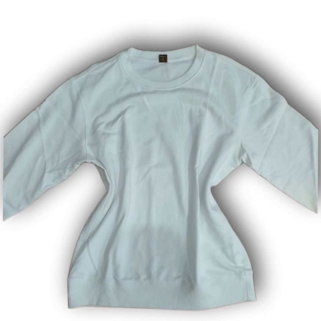Classic Plain White Crewneck Long Sleeve Sweatshirt (Category: Longsleeves) located in Cavite. Submitted by lune.and.lore (Listing ID 1461334139, Image 2). Description: 𓏲𝄢 ┆ Classic Plain White Crewneck Long Sleeve Sweatshirt ♡ item code : NIN - 133 🀢 condition : brand new, no flaws, need wash 𖤝 size : xs - s (m on tag) 𖤝 price : sol ₱150 (au) 𓋜 MOD : J&T 𓋜 MOP : GCash ⚚ check highlights for terms and conditions ⚚ bidding will automaticall